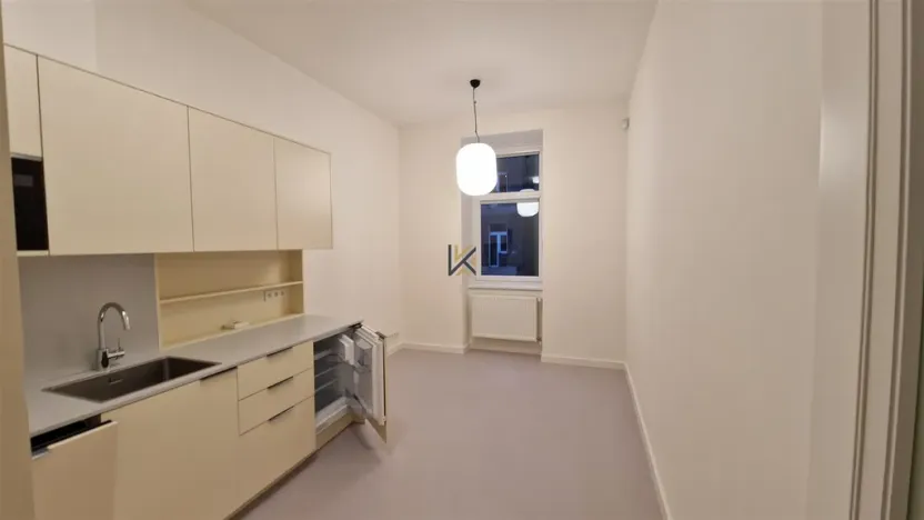 Pronájem kanceláře, Praha - Smíchov, Janáčkovo nábřeží, 100 m2