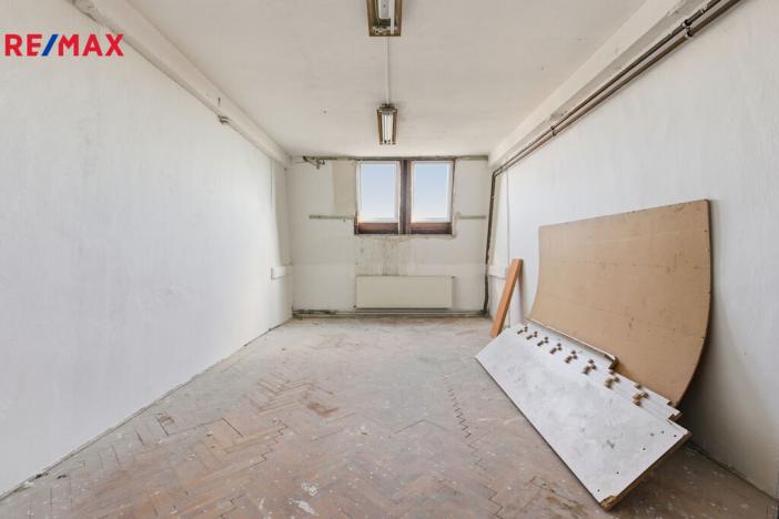 Prodej výrobních prostor, Aš, Tyršova, 4434 m2