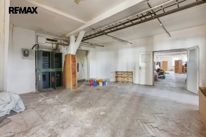 Prodej výrobních prostor, Aš, Tyršova, 4434 m2