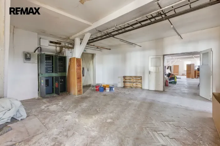 Prodej výrobních prostor, Aš, Tyršova, 4434 m2