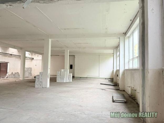 Pronájem skladu, Praha - Vysočany, Lisabonská, 1500 m2