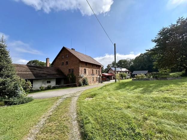 Prodej rodinného domu, Líšnice, 300 m2