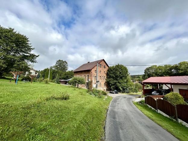 Prodej rodinného domu, Líšnice, 300 m2