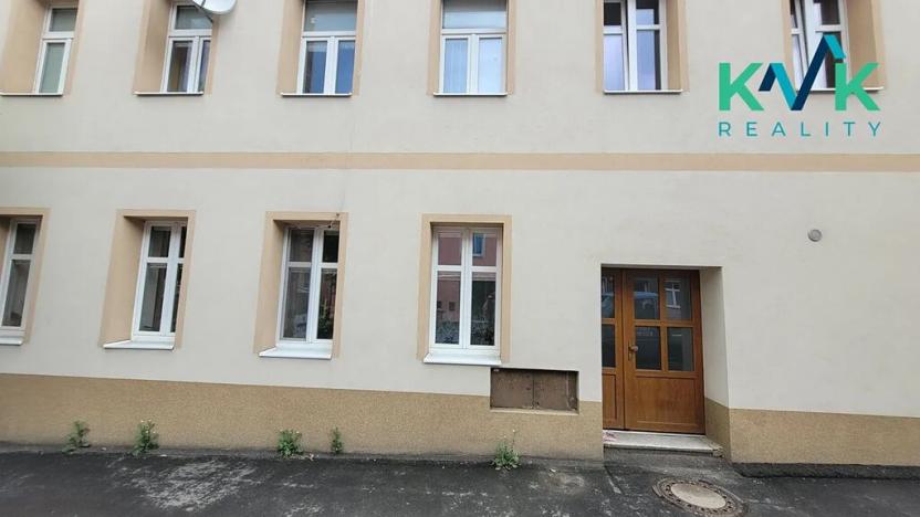 Pronájem bytu 1+1, Karlovy Vary, Závodu míru, 40 m2