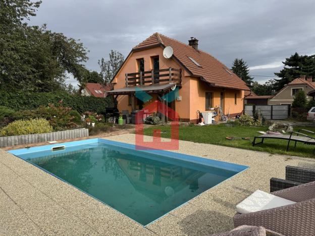 Prodej rodinného domu, Horky, 180 m2