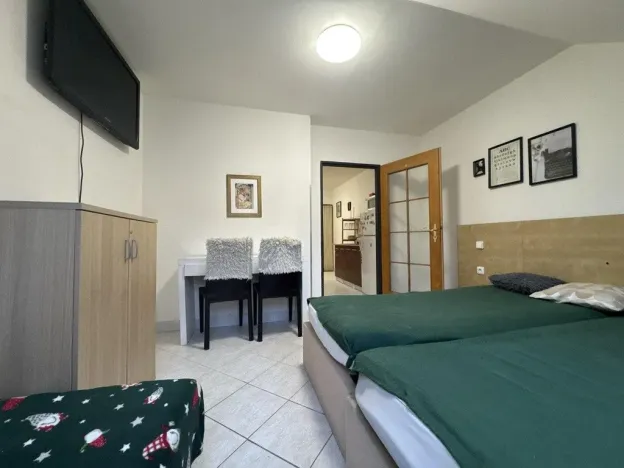 Pronájem bytu 2+kk, Praha - Smíchov, U Santošky, 50 m2