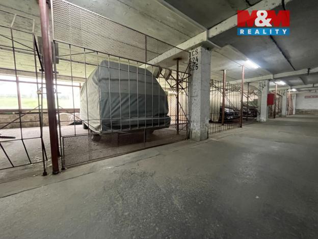 Prodej garážového stání, Praha, Lovosická, 18 m2