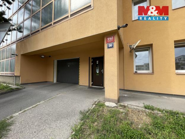 Prodej garážového stání, Praha, Lovosická, 18 m2