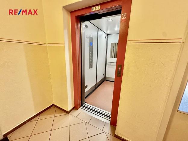 Prodej bytu 2+kk, Praha - Modřany, Pejevové, 45 m2