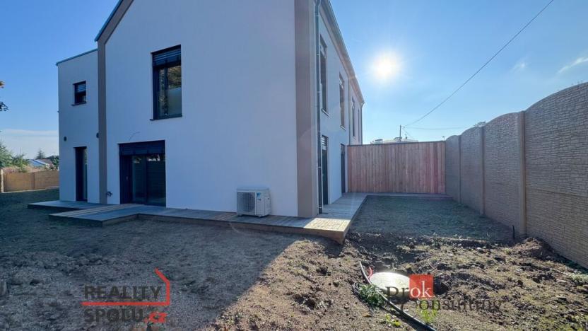 Prodej rodinného domu, Praha - Pitkovice, K dálnici, 166 m2
