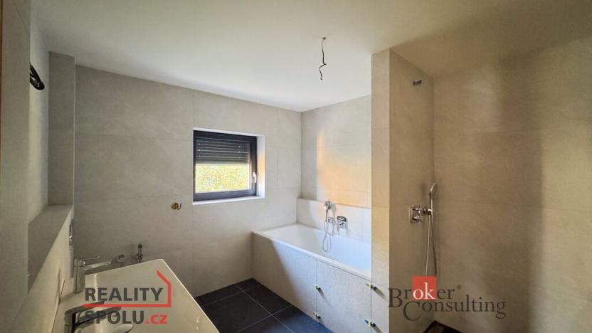Prodej rodinného domu, Praha - Pitkovice, K dálnici, 166 m2