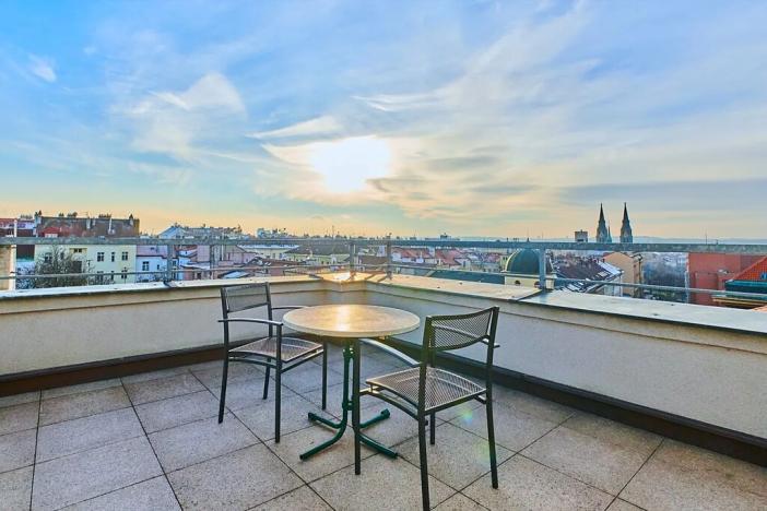 Pronájem kanceláře, Praha, 500 m2