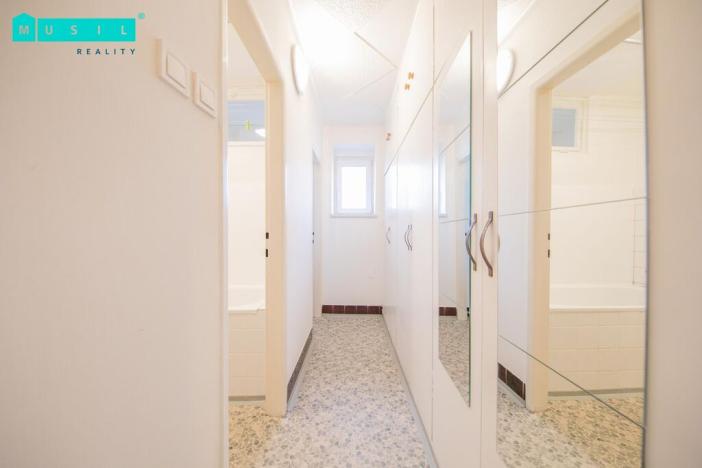 Pronájem bytu 2+1, Olomouc - Neředín, gen. Píky, 65 m2