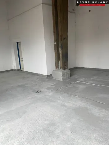 Pronájem skladu, Kladruby nad Labem, 72 m2