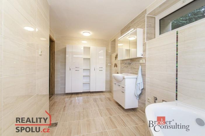 Prodej rodinného domu, Holasovice - Loděnice, 252 m2