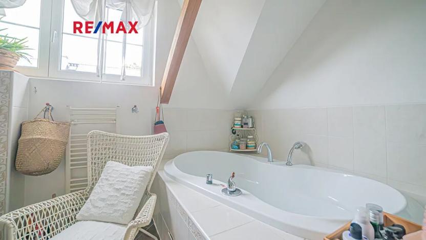 Prodej rodinného domu, Skorkov, 227 m2