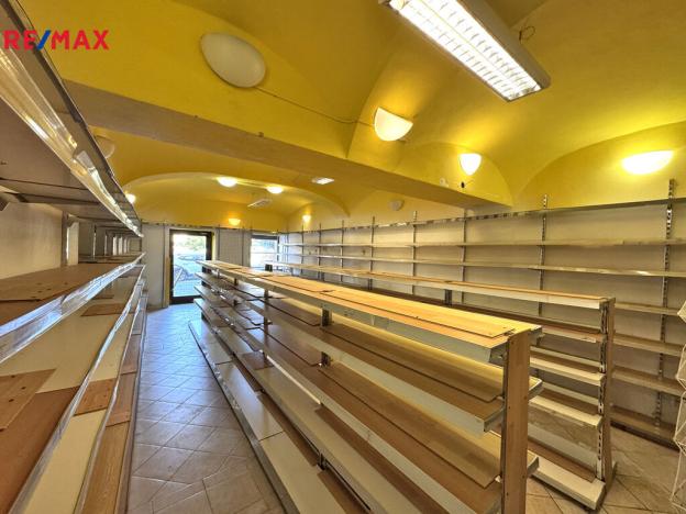 Pronájem obchodního prostoru, Šternberk, Hlavní náměstí, 58 m2