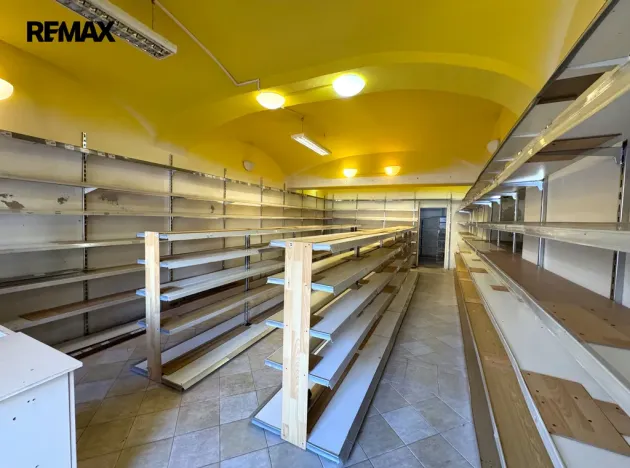 Pronájem obchodního prostoru, Šternberk, Hlavní náměstí, 58 m2