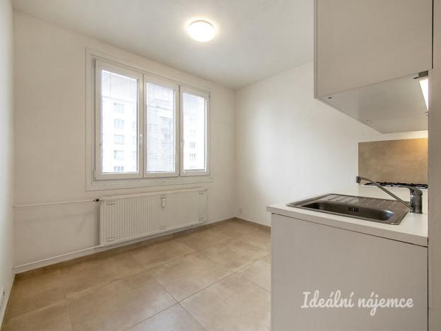 Pronájem bytu 1+1, Praha - Kamýk, Olbramovická, 36 m2