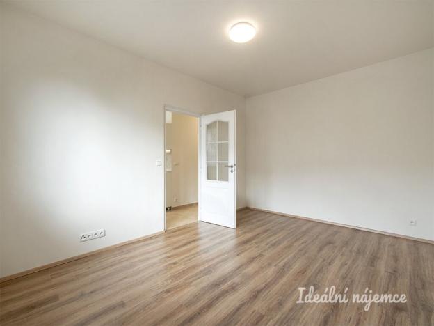 Pronájem bytu 1+1, Praha - Kamýk, Olbramovická, 36 m2