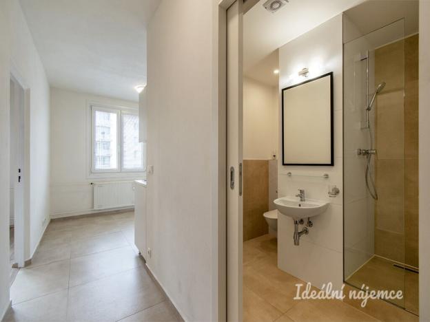 Pronájem bytu 1+1, Praha - Kamýk, Olbramovická, 36 m2