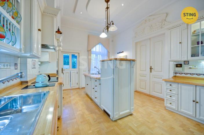 Prodej vily, Luže - Radim, 700 m2