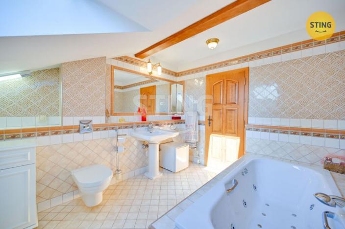 Prodej vily, Luže - Radim, 700 m2