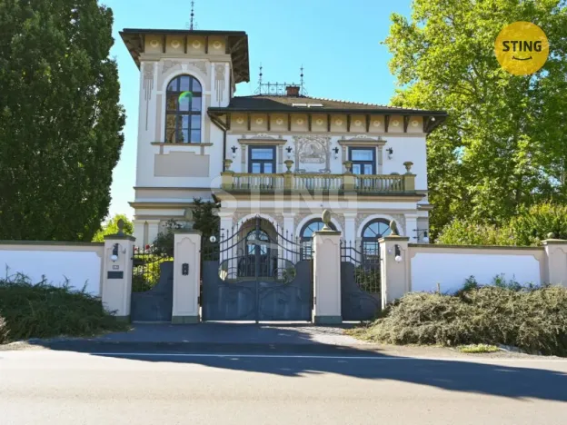 Prodej vily, Luže - Radim, 700 m2