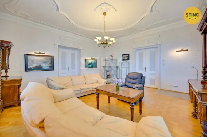 Prodej vily, Luže - Radim, 700 m2