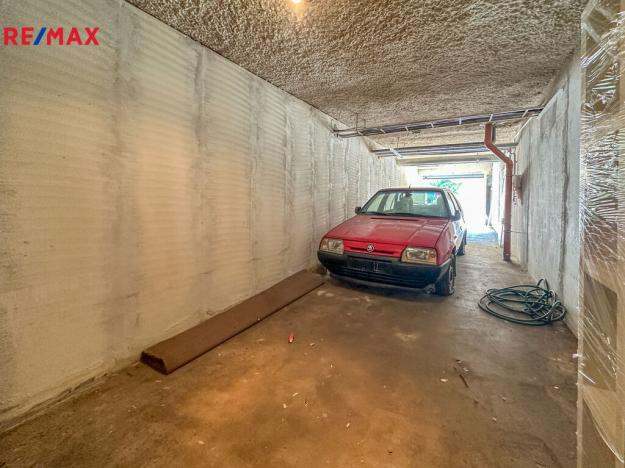 Prodej garáže, Praha - Černý Most, Kuttelwascherova, 40 m2