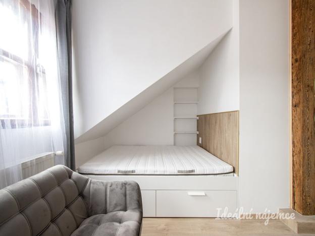 Pronájem bytu 1+kk, Praha - Košíře, Holečkova, 19 m2