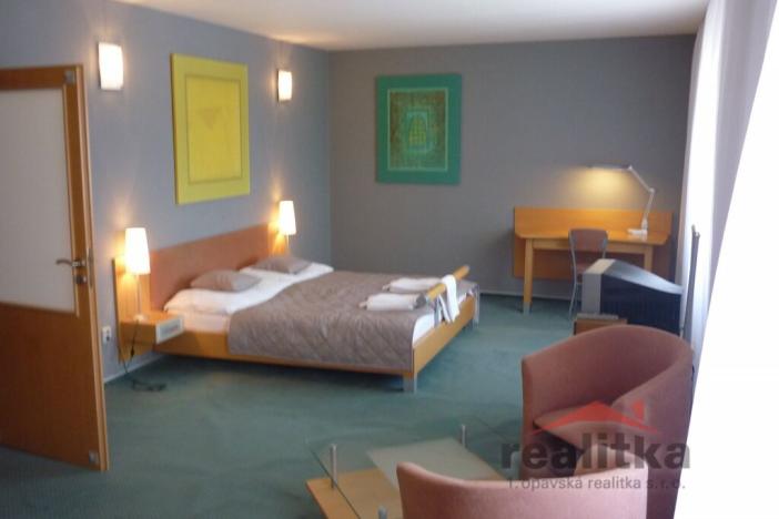 Pronájem bytu 1+kk, Opava - Město, Horní náměstí, 45 m2
