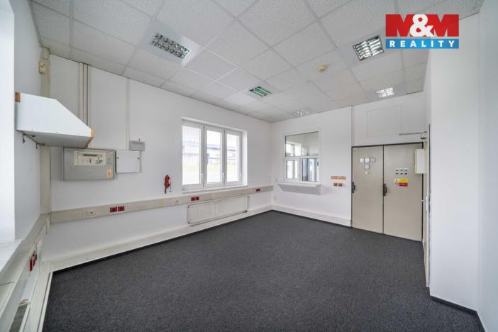 Pronájem výrobních prostor, Volduchy, 1866 m2