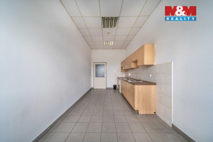 Pronájem výrobních prostor, Volduchy, 1866 m2