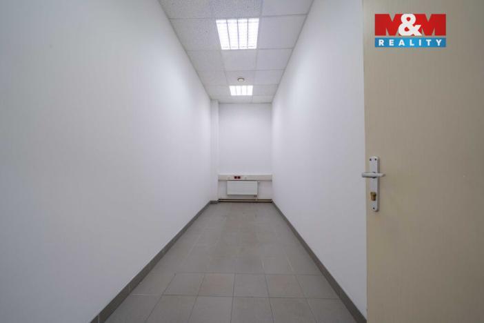 Pronájem výrobních prostor, Volduchy, 1866 m2