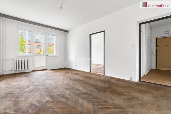 Prodej bytu 3+1, Ostrov, Kollárova, 70 m2