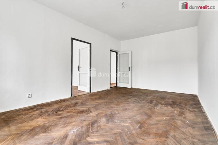 Prodej bytu 3+1, Ostrov, Kollárova, 70 m2