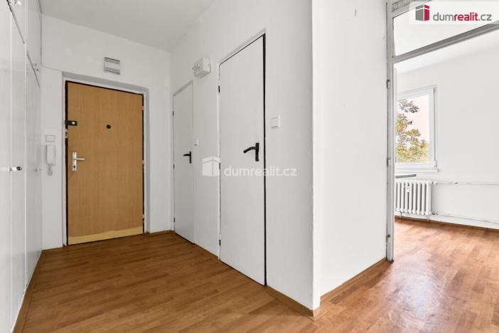 Prodej bytu 3+1, Ostrov, Kollárova, 70 m2