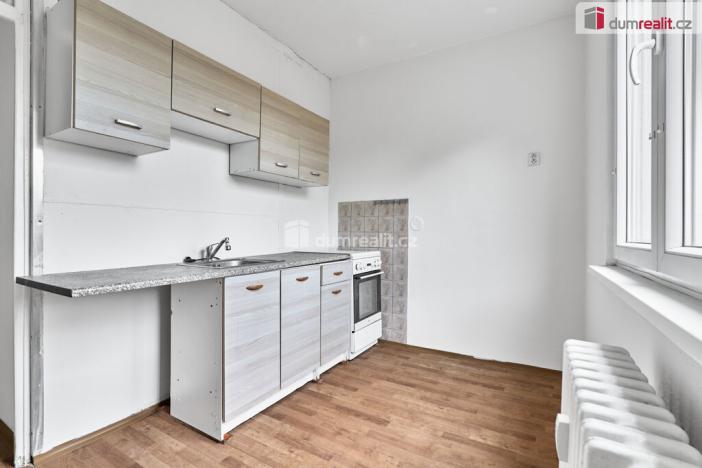 Prodej bytu 3+1, Ostrov, Kollárova, 70 m2