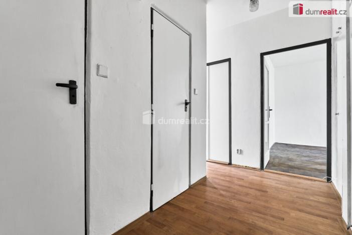Prodej bytu 3+1, Ostrov, Kollárova, 70 m2