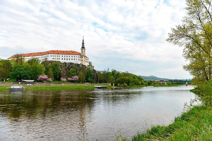 Prodej pozemku pro bydlení, Děčín, 1070 m2