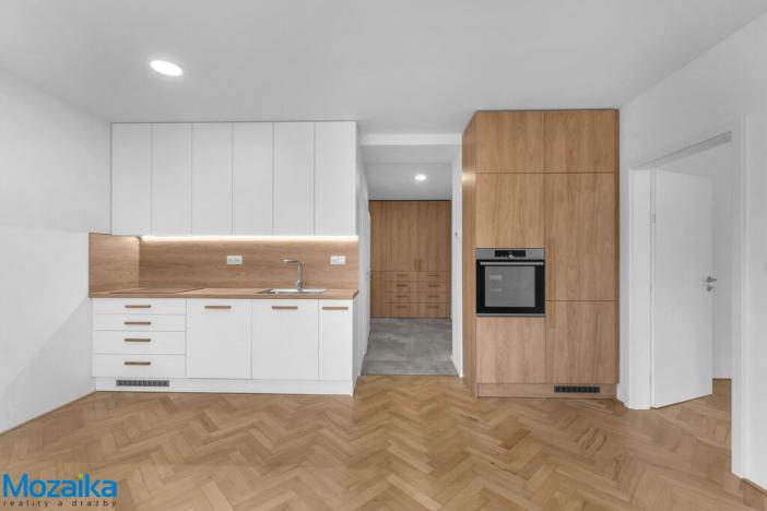 Pronájem bytu 3+kk, Lanškroun - Lanškroun-Vnitřní Město, nám. J. M. Marků, 65 m2