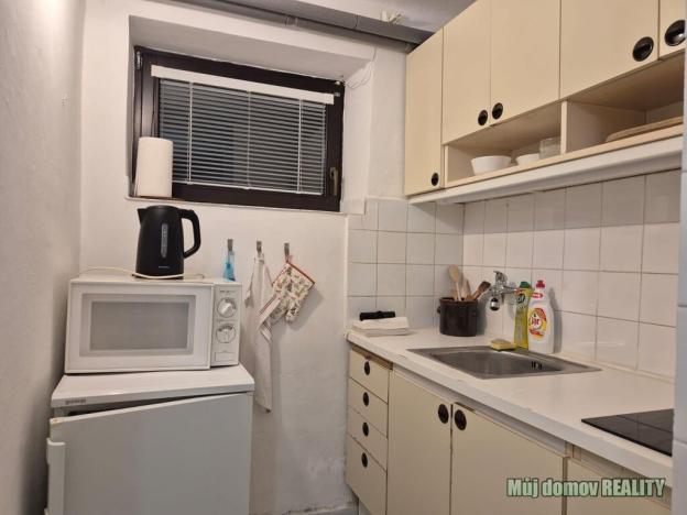 Pronájem bytu 1+1, Praha - Modřany, Kolářova, 35 m2