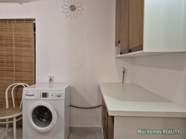 Pronájem bytu 1+1, Praha - Modřany, Kolářova, 35 m2