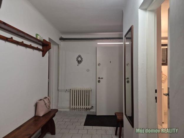 Pronájem bytu 1+1, Praha - Modřany, Kolářova, 35 m2