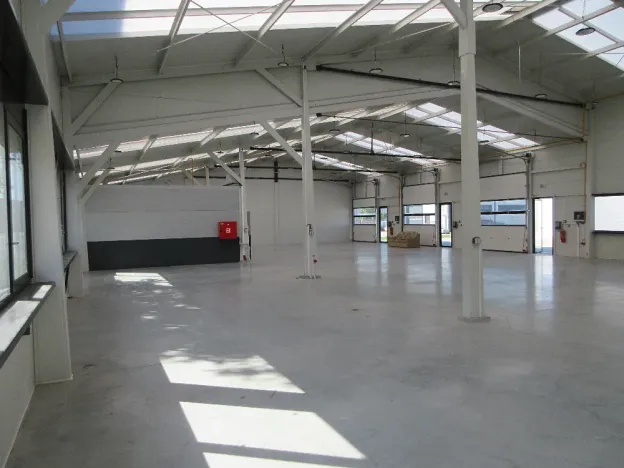 Pronájem skladu, Cvrčovice, 750 m2