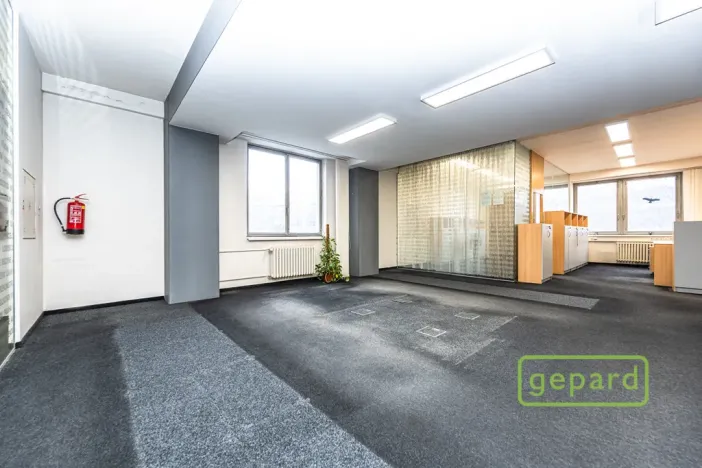 Pronájem kanceláře, Praha - Motol, Plzeňská, 213 m2