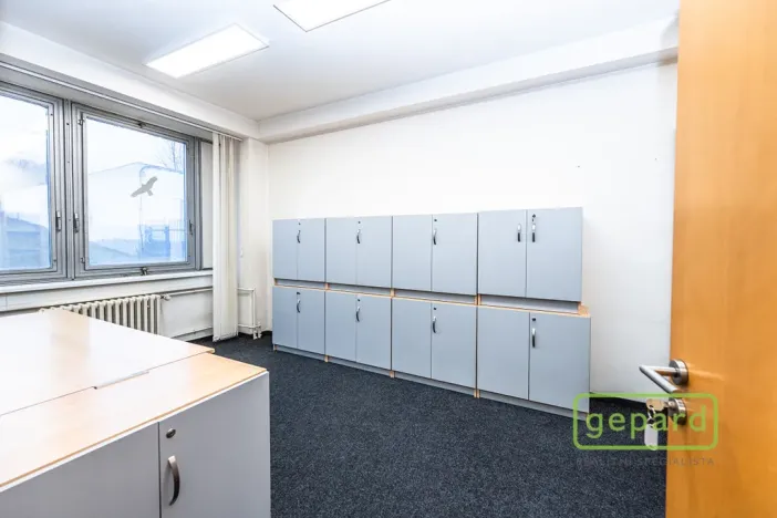 Pronájem kanceláře, Praha - Motol, Plzeňská, 213 m2