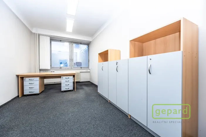 Pronájem kanceláře, Praha - Motol, Plzeňská, 132 m2