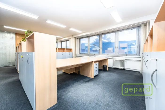 Pronájem kanceláře, Praha - Motol, Plzeňská, 132 m2